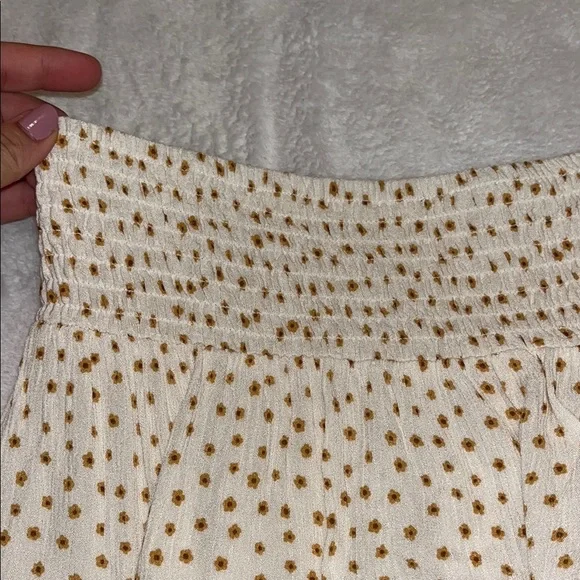 Flower Patterned Ruffle Skirt - Picture 4 of 4